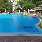 Excelsior 3* Napospart